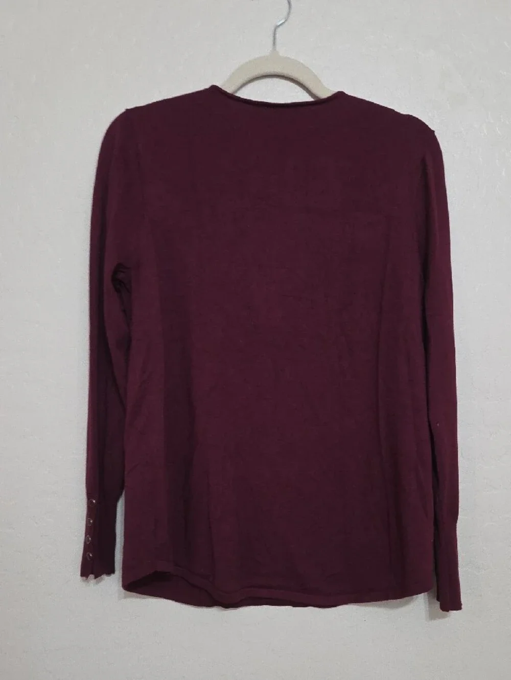 Chico's V-Neck Long Sleeve Top in Burgundy